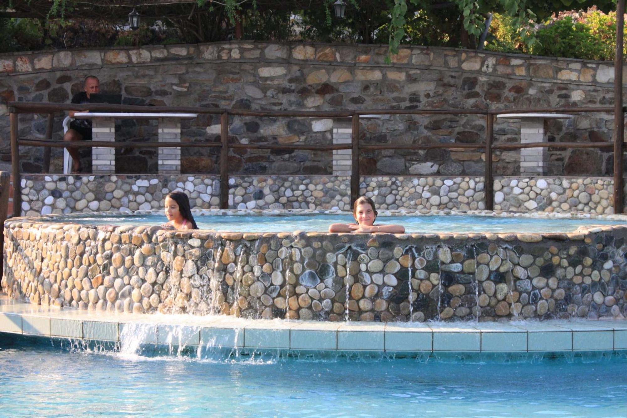 Athorama Hotel Ouranoupoli Exterior photo